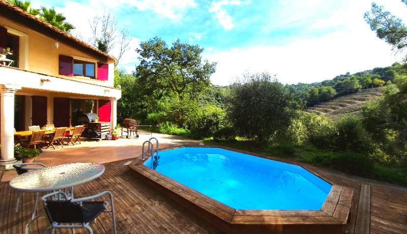 MAISON AVEC PISCINE ENTRE NICE ET COLOMARS AU MILIEU DE LA VERDURE